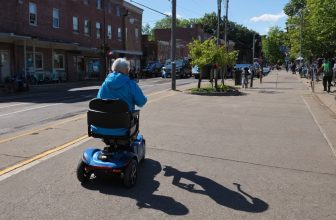 Enclosed Mobility Scooter Specs: Compare Weather Sealing, Ventilation, and Turning Radius